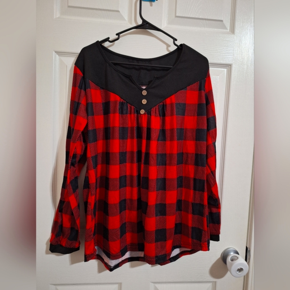 Checkered top